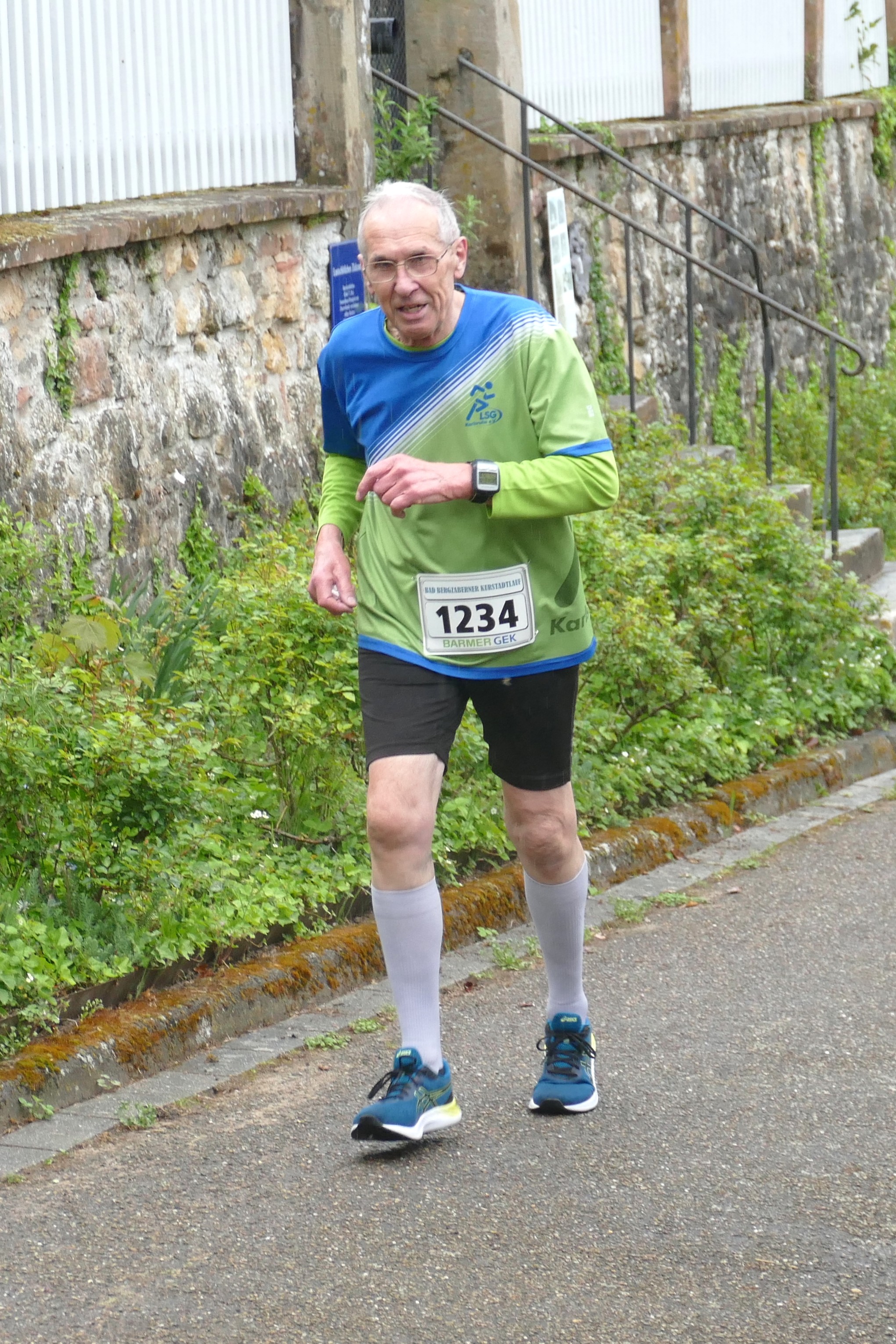 Mit der Startnummer 1234 erlief Rolf den 1. AK-Platz